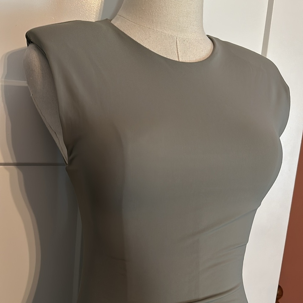 Zara olive gray shoulder pads S sleeveless lined fitted snaps bodysuit - Picture 6 of 12